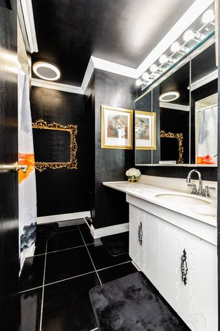 9375 Landings Lane 502, Des Plaines, IL 60016