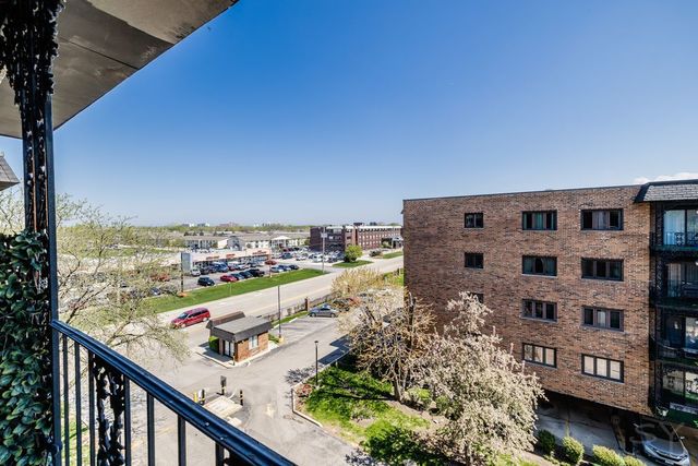 9375 Landings Lane 502, Des Plaines, IL 60016