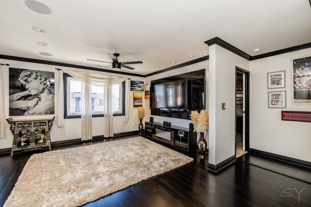 9375 Landings Lane 502, Des Plaines, IL 60016
