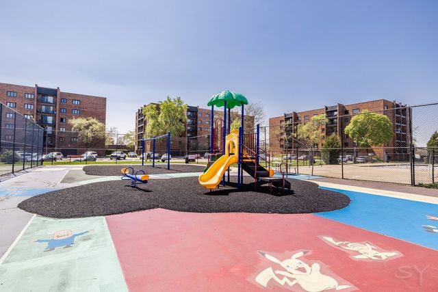 9375 Landings Lane 502, Des Plaines, IL 60016