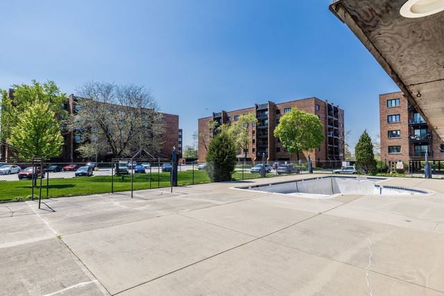 9375 Landings Lane 502, Des Plaines, IL 60016