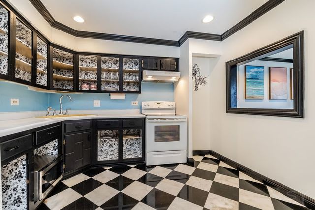 9375 Landings Lane 502, Des Plaines, IL 60016