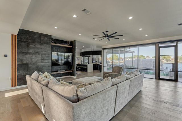 12870 Pelican Island Drive, Willis, TX 77318