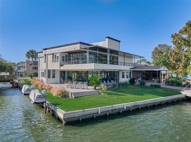 12870 Pelican Island Drive, Willis, TX 77318