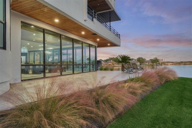 12870 Pelican Island Drive, Willis, TX 77318