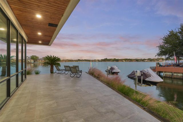 12870 Pelican Island Drive, Willis, TX 77318