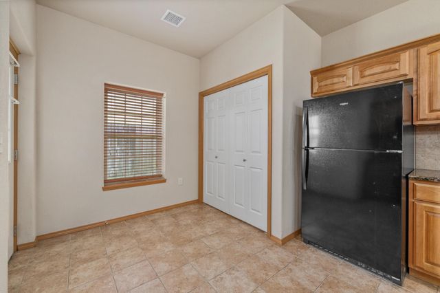 201 E Karla Ave, Haysville, KS 67060