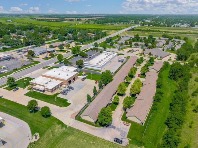 201 E Karla Ave, Haysville, KS 67060