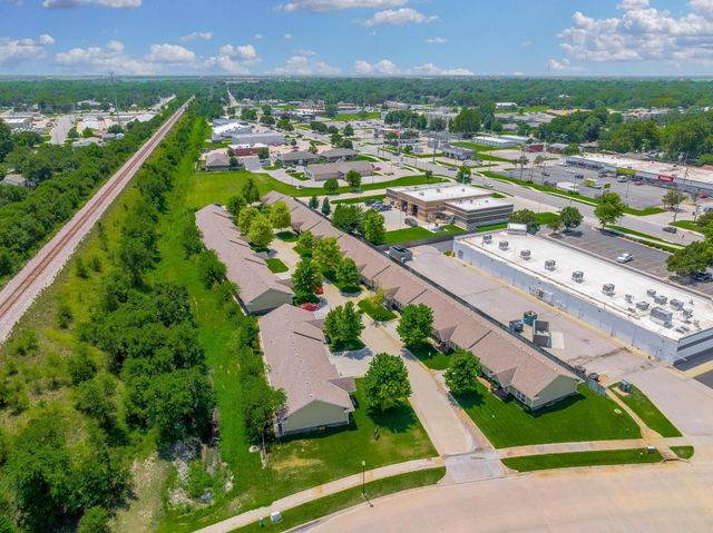 201 E Karla Ave, Haysville, KS 67060