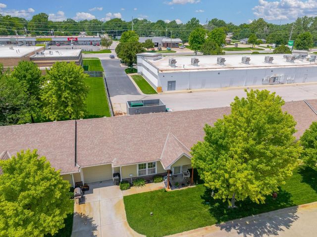 201 E Karla Ave, Haysville, KS 67060