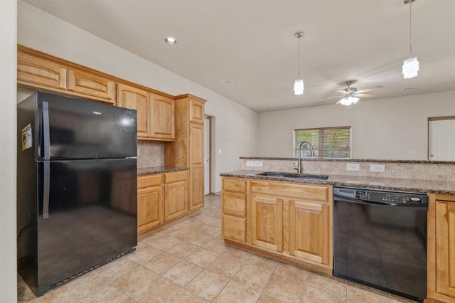 201 E Karla Ave, Haysville, KS 67060