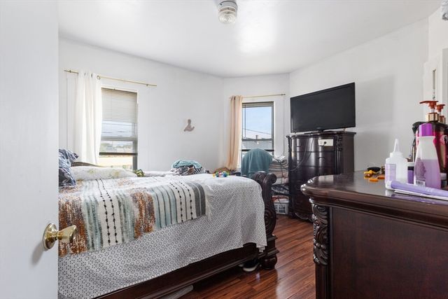 560 N Montello St, Brockton, MA 02301