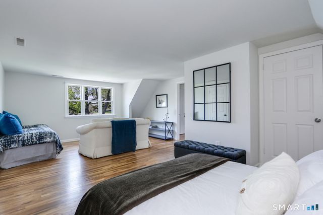 175 Dolphin Cove Quay, Stamford, CT 06902