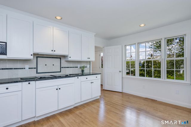 175 Dolphin Cove Quay, Stamford, CT 06902