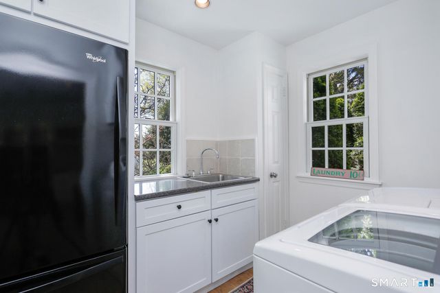 175 Dolphin Cove Quay, Stamford, CT 06902
