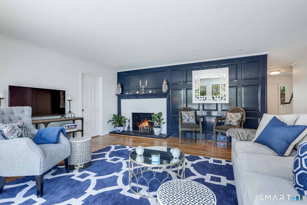 175 Dolphin Cove Quay, Stamford, CT 06902