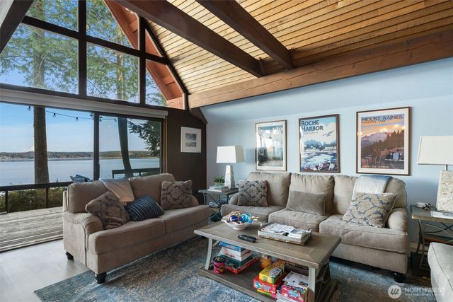 362 E Pointes Drive E, Shelton, WA 98584