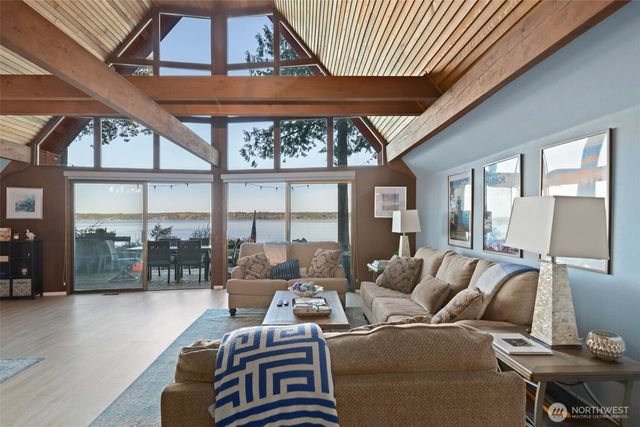 362 E Pointes Drive E, Shelton, WA 98584