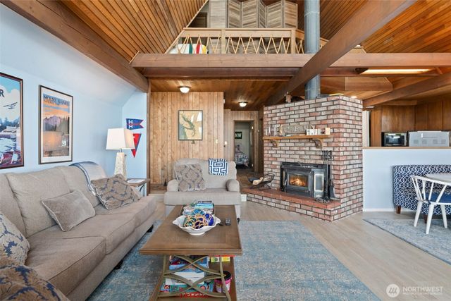 362 E Pointes Drive E, Shelton, WA 98584