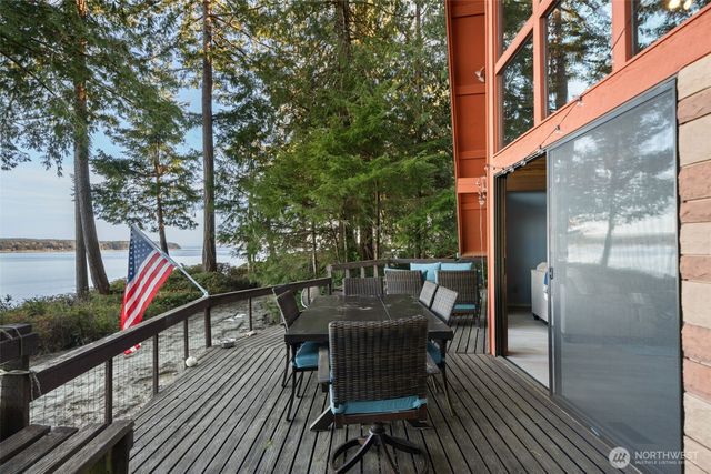 362 E Pointes Drive E, Shelton, WA 98584