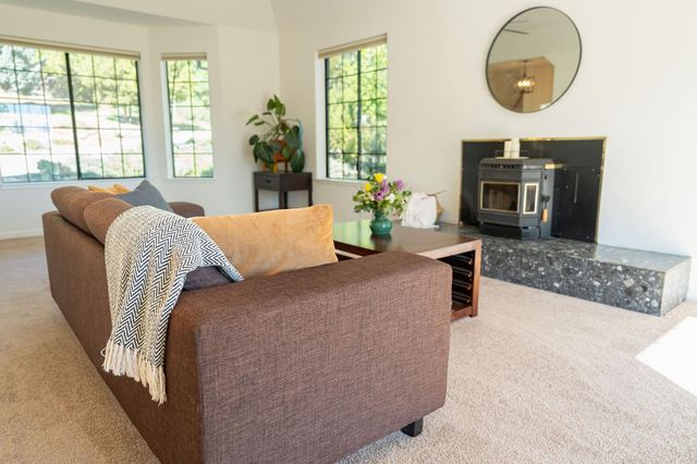 14838 Christophers Place, Grass Valley, CA 95945