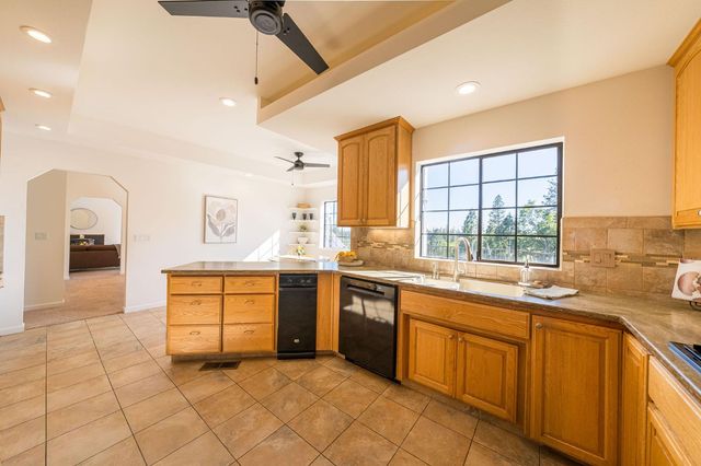 14838 Christophers Place, Grass Valley, CA 95945