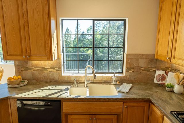 14838 Christophers Place, Grass Valley, CA 95945