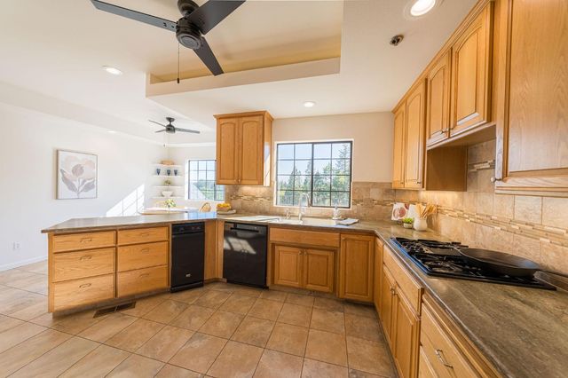 14838 Christophers Place, Grass Valley, CA 95945