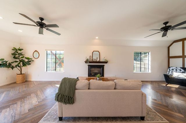 14838 Christophers Place, Grass Valley, CA 95945