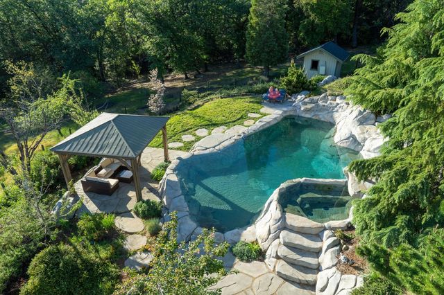 14838 Christophers Place, Grass Valley, CA 95945