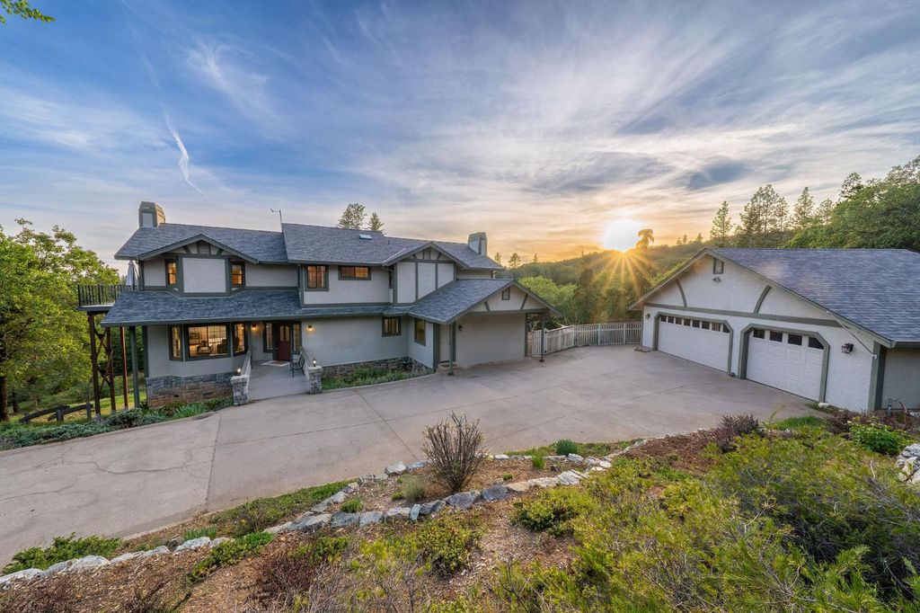 14838 Christophers Place, Grass Valley, CA 95945