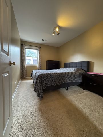 4035 N Keystone Avenue G, Chicago, IL 60641