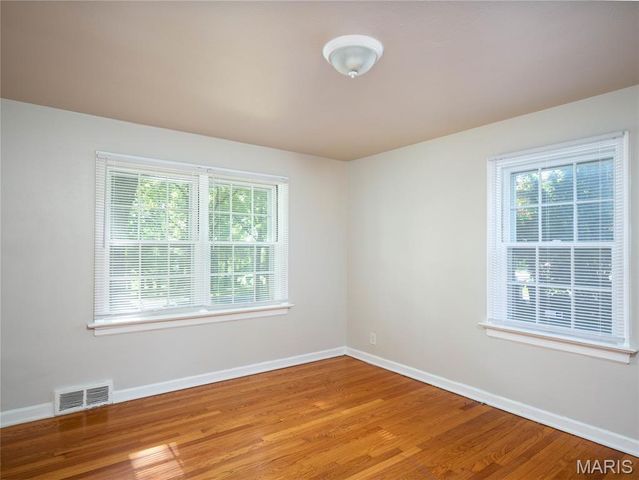 377 N Schlueter Avenue, St Louis, MO 63135