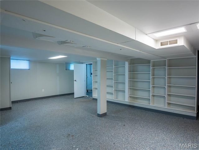 377 N Schlueter Avenue, St Louis, MO 63135