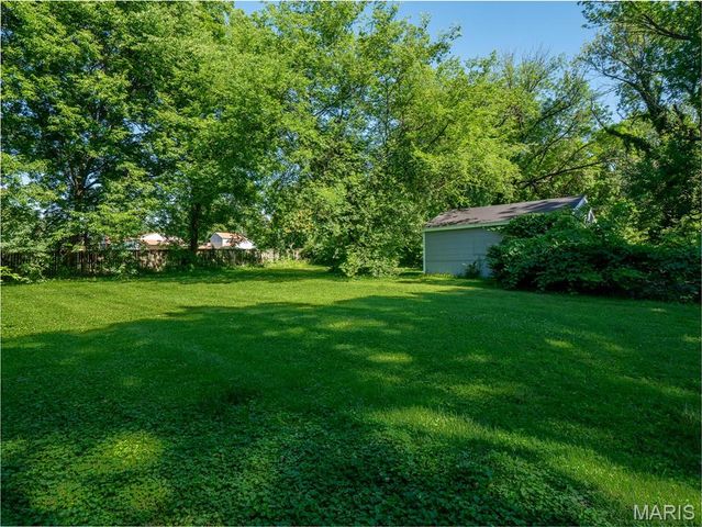 377 N Schlueter Avenue, St Louis, MO 63135