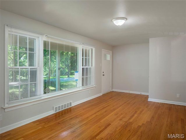 377 N Schlueter Avenue, St Louis, MO 63135