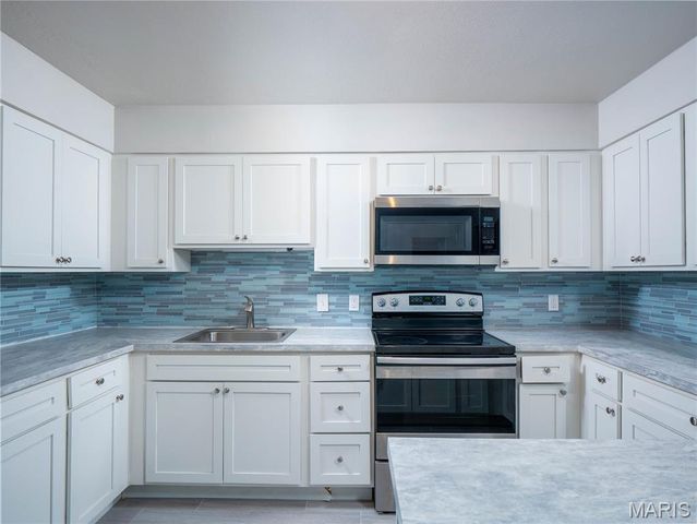 377 N Schlueter Avenue, St Louis, MO 63135