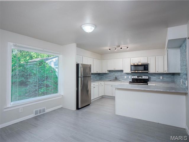 377 N Schlueter Avenue, St Louis, MO 63135