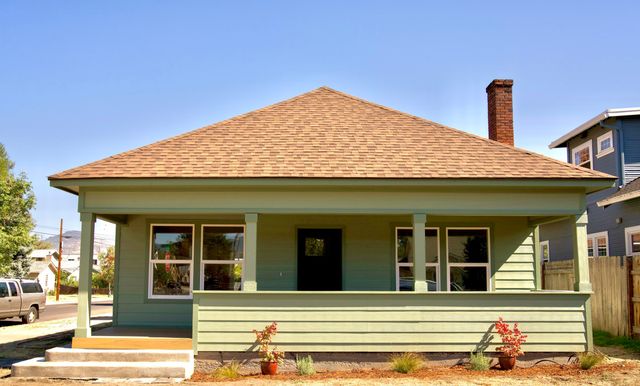 60 N Peach Street, Medford, OR 97501