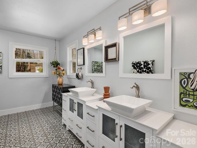 56 Kammerer Drive, Waynesville, NC 28785