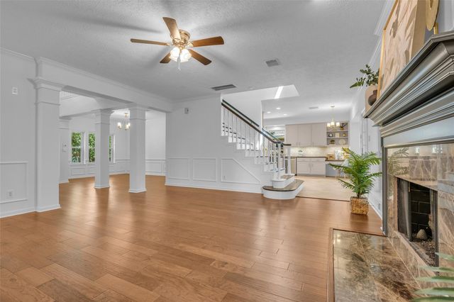 118 Quiet Oak Circle, The Woodlands, TX 77381