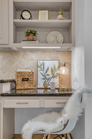 118 Quiet Oak Circle, The Woodlands, TX 77381