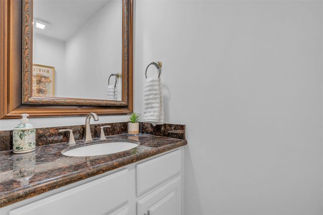 118 Quiet Oak Circle, The Woodlands, TX 77381