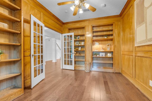 118 Quiet Oak Circle, The Woodlands, TX 77381