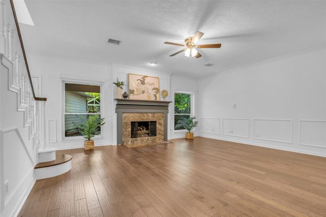 118 Quiet Oak Circle, The Woodlands, TX 77381