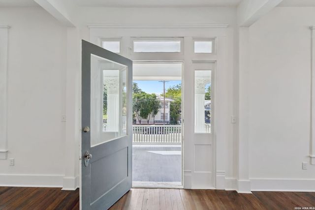 321 E DEWEY PL, San Antonio, TX 78212