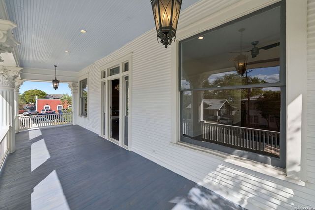 321 E DEWEY PL, San Antonio, TX 78212