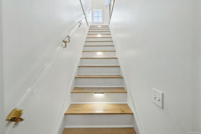 321 E DEWEY PL, San Antonio, TX 78212