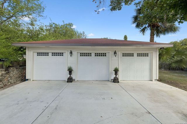 321 E DEWEY PL, San Antonio, TX 78212