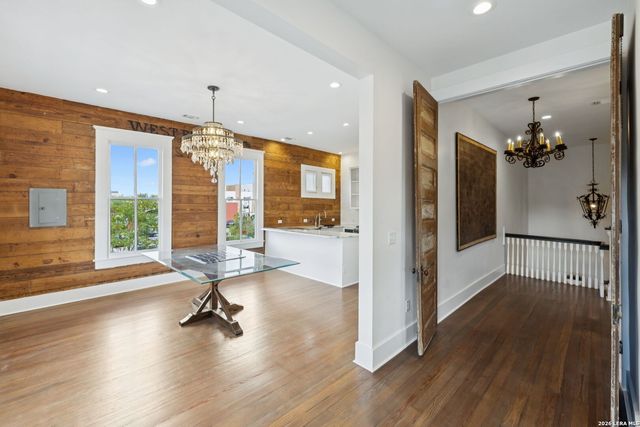 321 E DEWEY PL, San Antonio, TX 78212